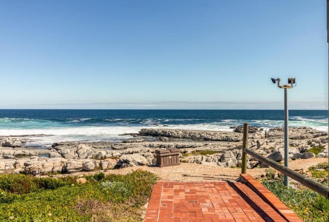 Coastal Living Apartment Hermanus Bagian luar foto